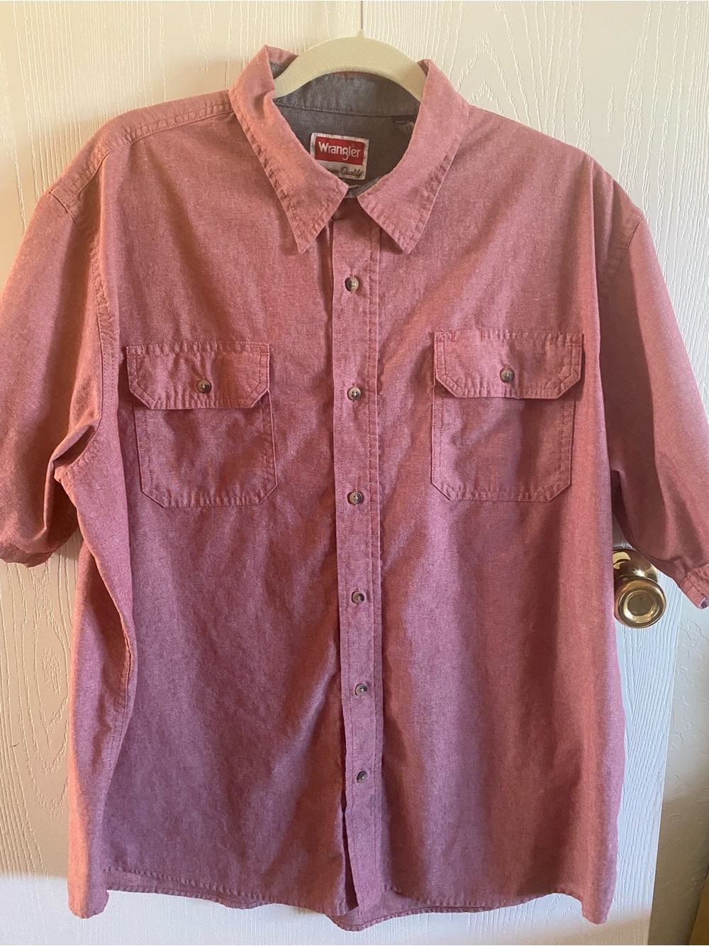 Wrangler Short-Sleeve Button-Down Shirt in Dusty Rose size XL